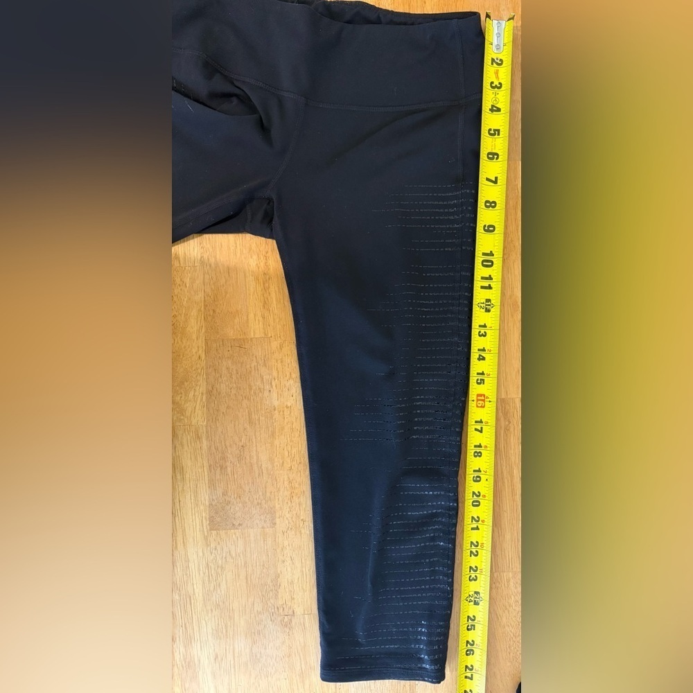 Athleta Gel Chaturanga Capri Black Women Medium Activewear Gym Stretch - Picture 7 of 12